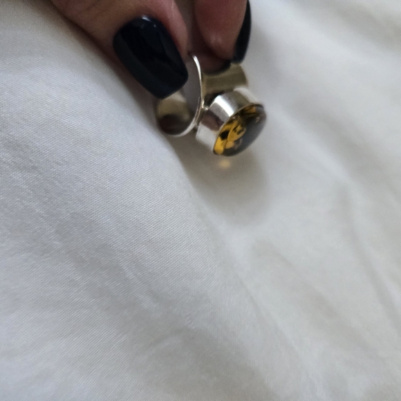 Ring - Picture 5 of 5